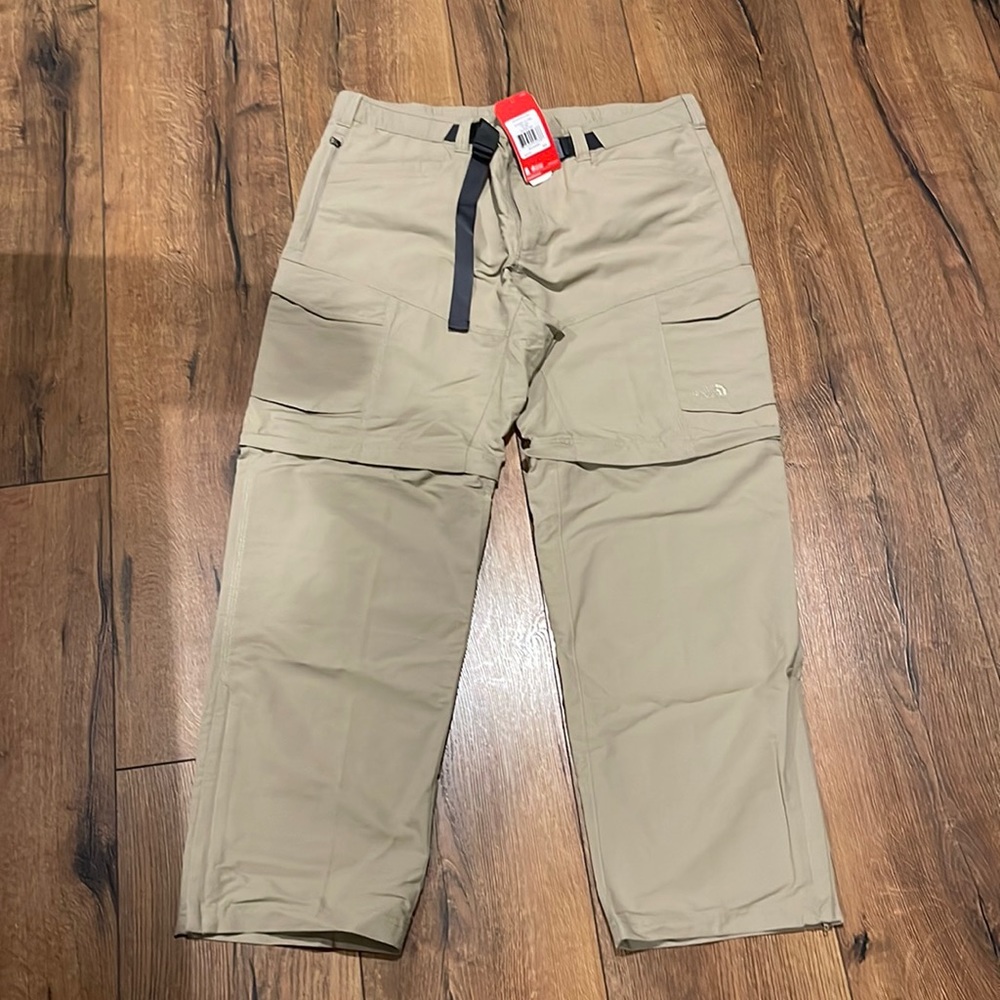 North Face Men’s Paramount convertible pants. Size XL. NWT